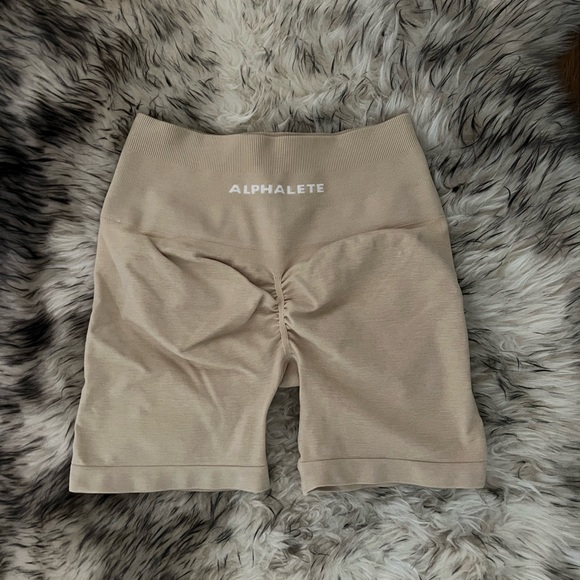 Alphalete Amplify Shorts - Hazelnut - size XS - Picture 1 of 6